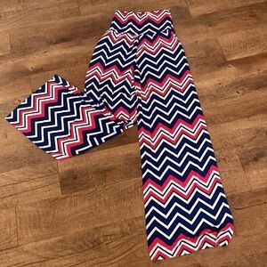 NWOT New Mode U.S.A. palazzo pants w/pink, blue, black, white chevron pattern.OS